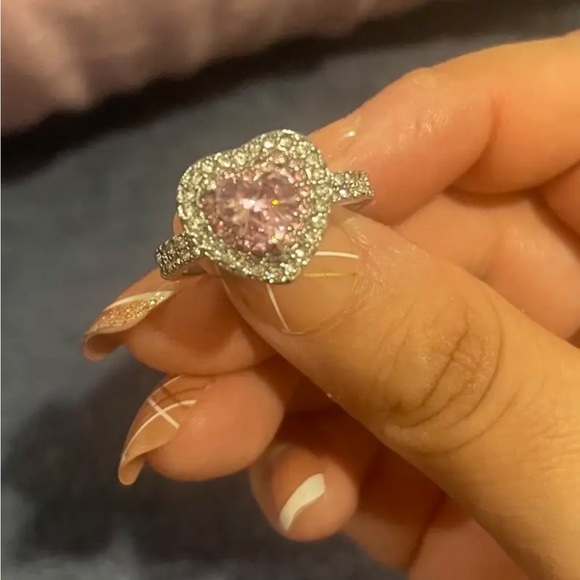 🆕 Beautiful Pink Moissanite and Silver Heart Crystal Ring - SIZE 7 - Picture 9 of 15